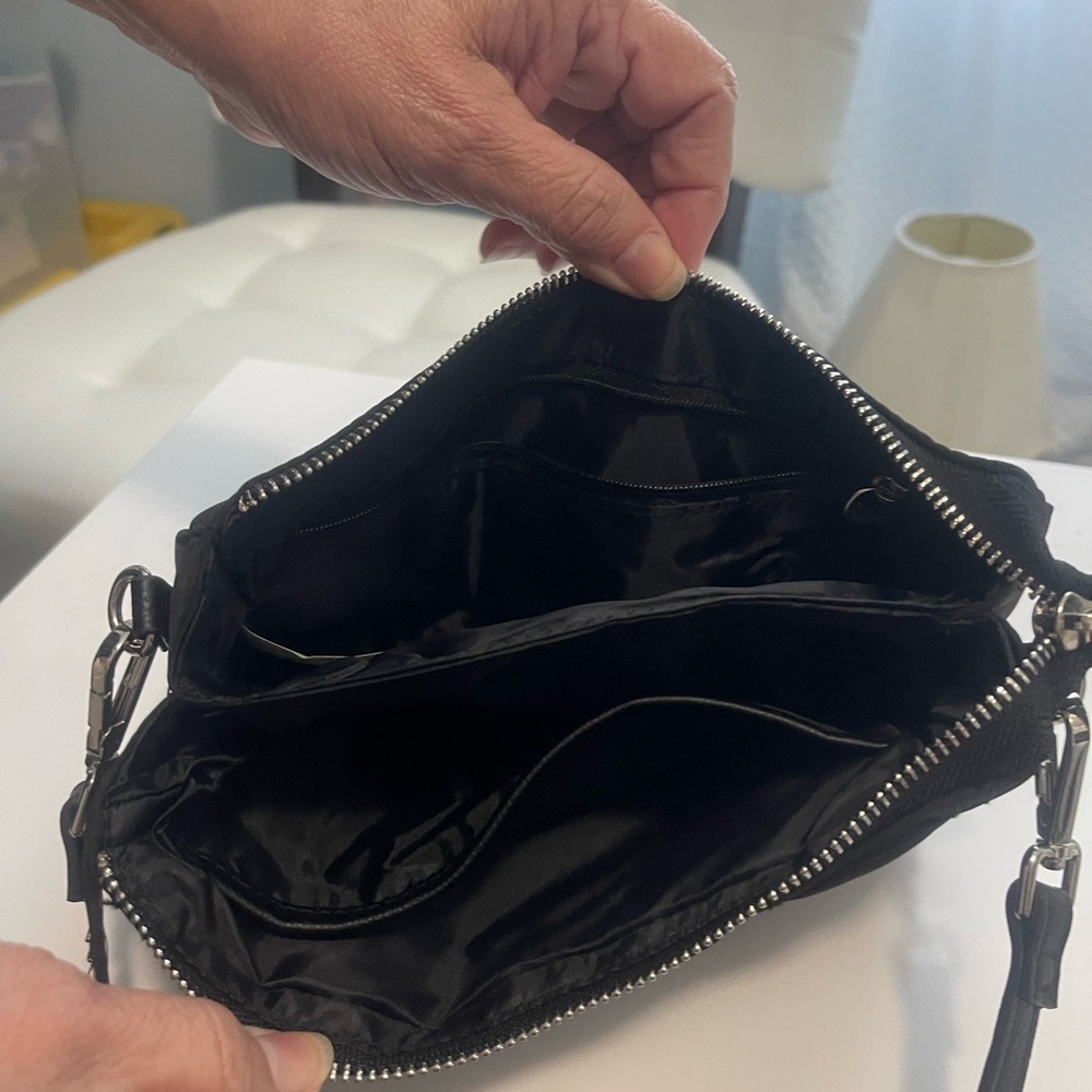 Madden Girl black handbag, short strap. - Picture 4 of 4